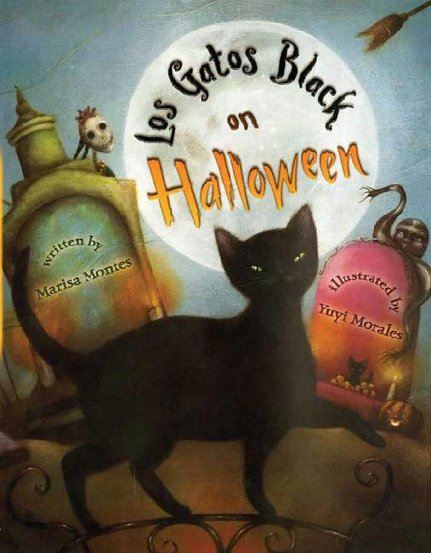 Front cover of Los Gatos Black on Halloween by Marisa Montes, illustrated by Yuyi Morales